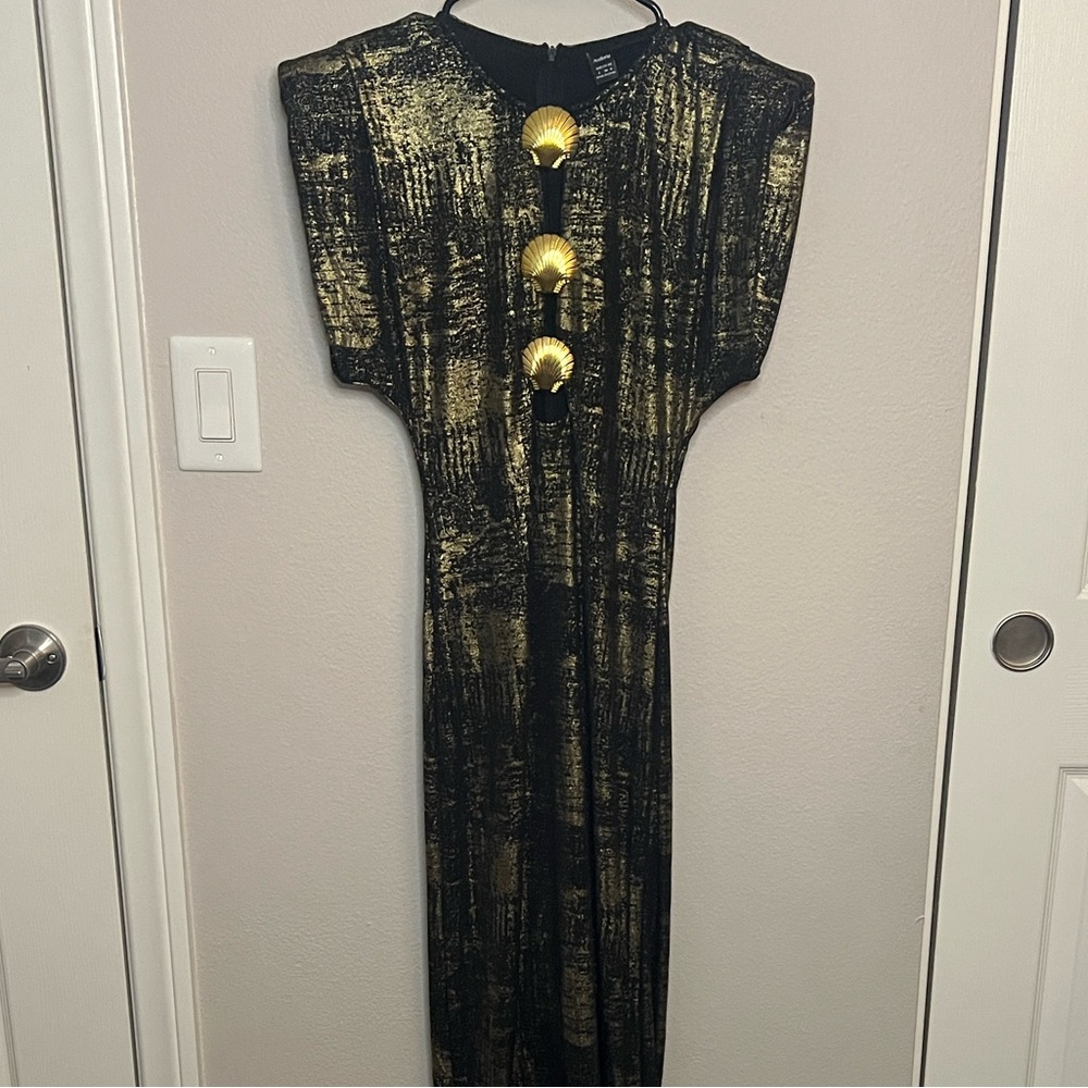 Chic Long Sleeve Black and Gold Dress